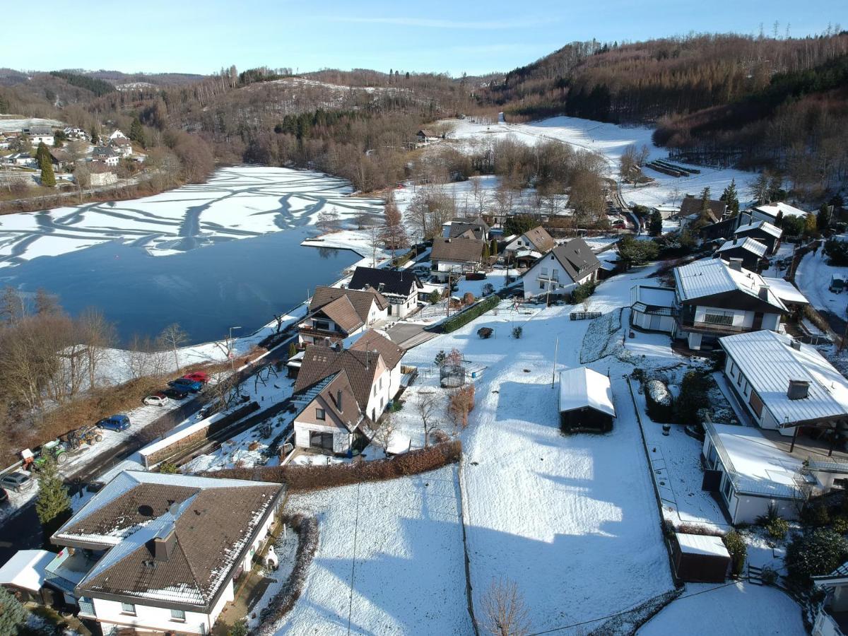 Seeblick-Ferienwohnung Im "Ferienhaus Agger-Blick" Mit Traumhafter Sonnen-Terrasse, Sauna, E-Kamin & Kajak 古默斯巴赫 外观 照片