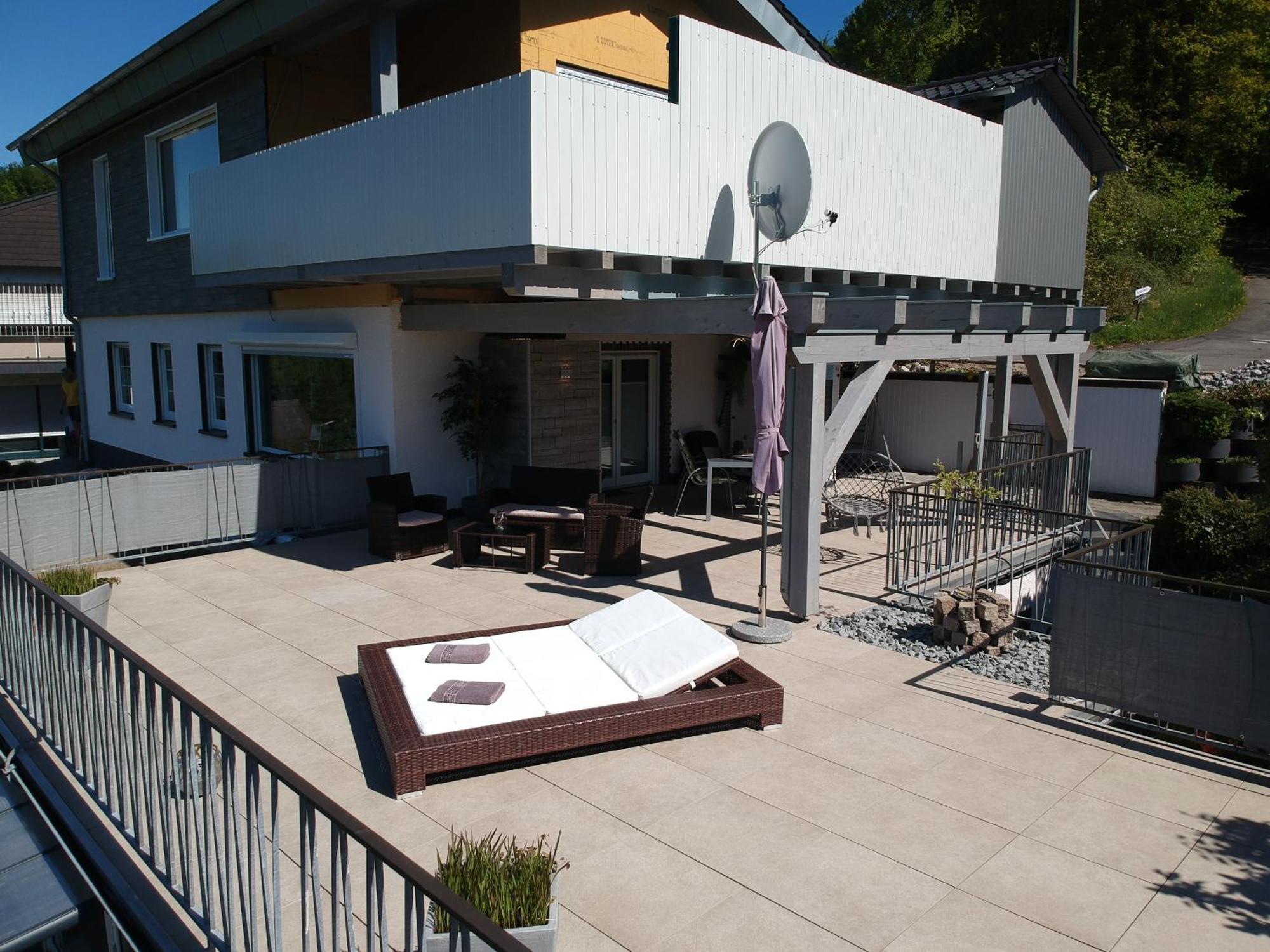 Seeblick-Ferienwohnung Im "Ferienhaus Agger-Blick" Mit Traumhafter Sonnen-Terrasse, Sauna, E-Kamin & Kajak 古默斯巴赫 外观 照片